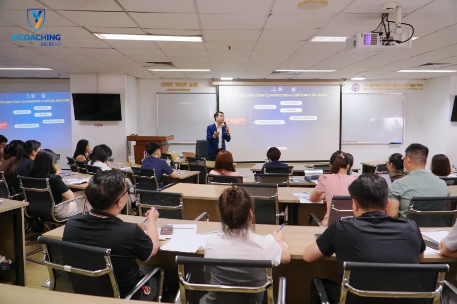 Hội thảo ứng dụng mô hình Sales công nghệ